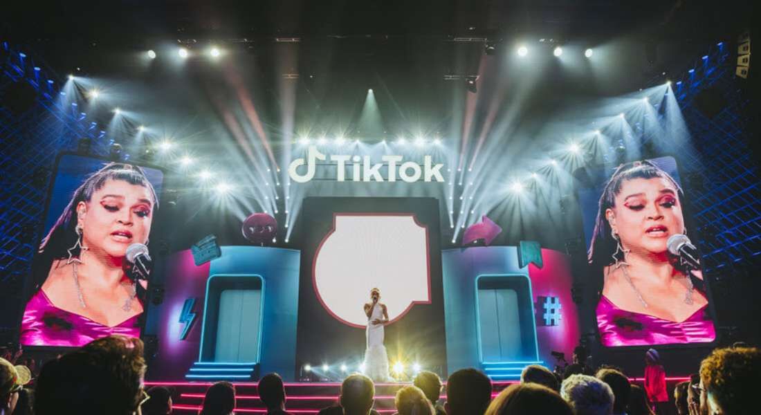Pabllo Vittar homenageou Preta Gil no TikTok Awards