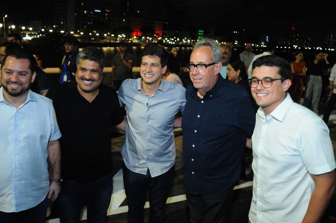 Vereadores Romerinho Jatobá e Rinaldo Júnior; prefeito do Recife, João Campos; presidente da Assembleia Legislativa Álvaro Porto; e o vice-prefeito Victor Marques