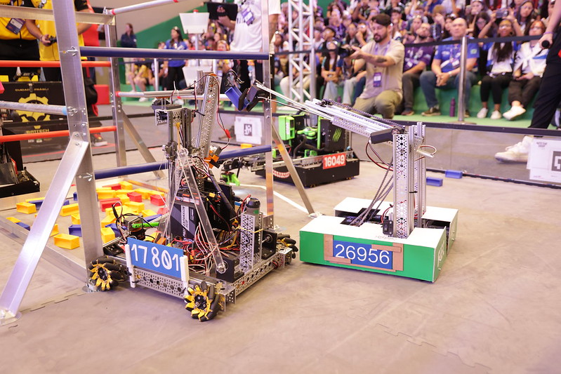 Festival de Robótica reúne jovens competidores do Nordeste