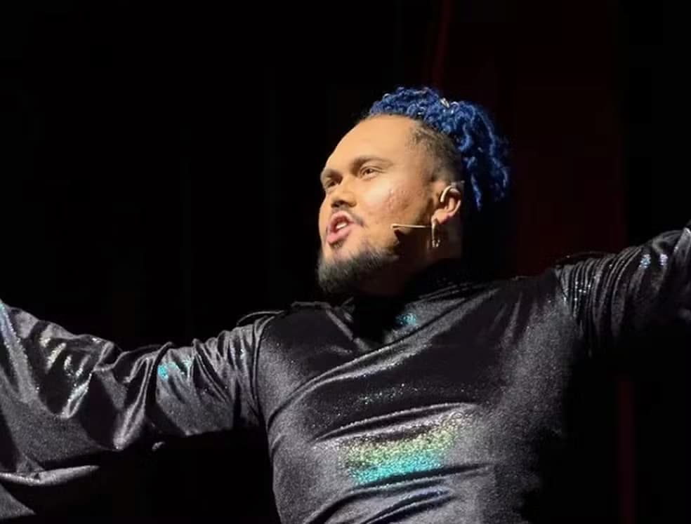 Ator Vitor Eduardo Dumont Ferreira, de 25 anos, morreu durante apresentação do musical Aladdin