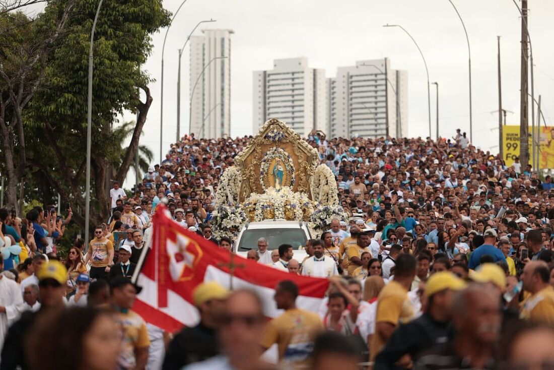 Procissão de Nossa Senhora da Conceição marca o encerramento à celebração da padroeira afetiva do Recife