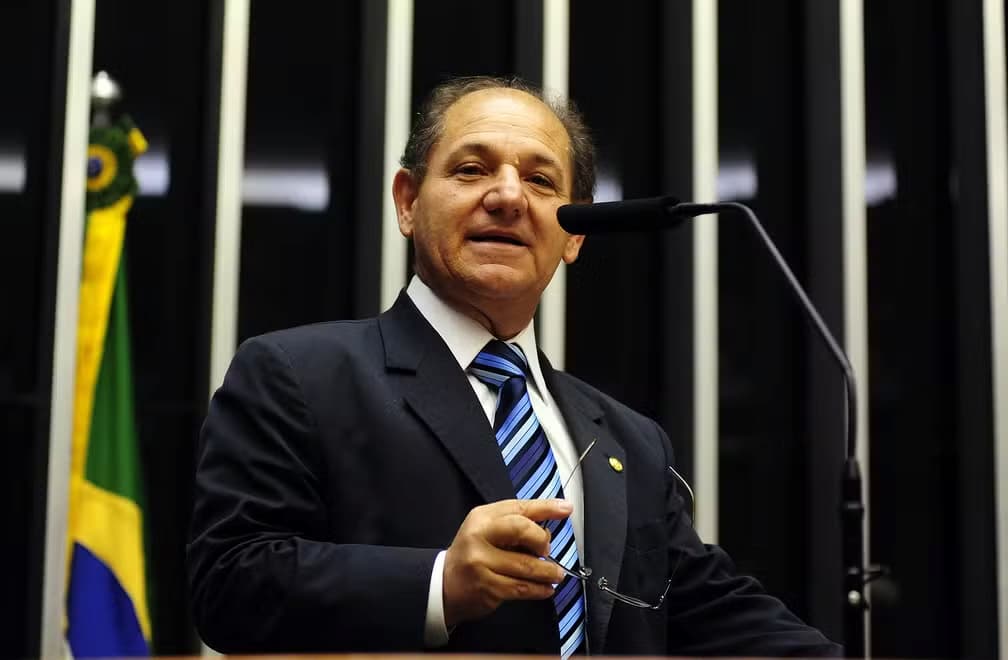 Missionário José Olímpio deve ocupar vaga de Eduardo Bolsonaro