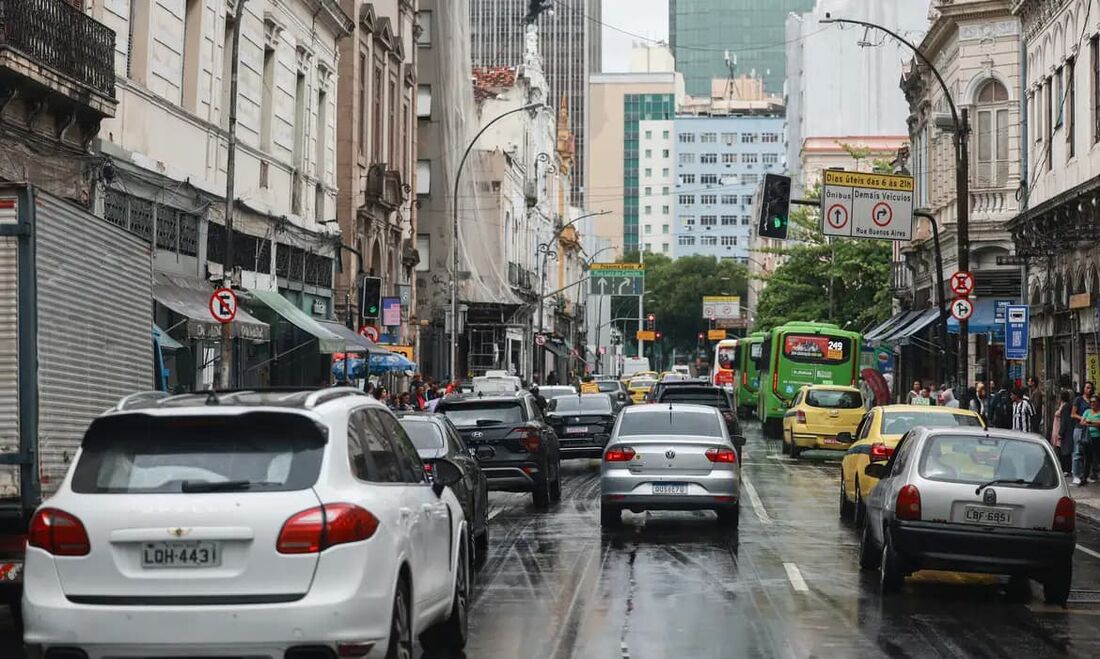 Emenda sobre isenção de veículso com mais de 20 anos de fabricação altera o artigo 155 da Constituição