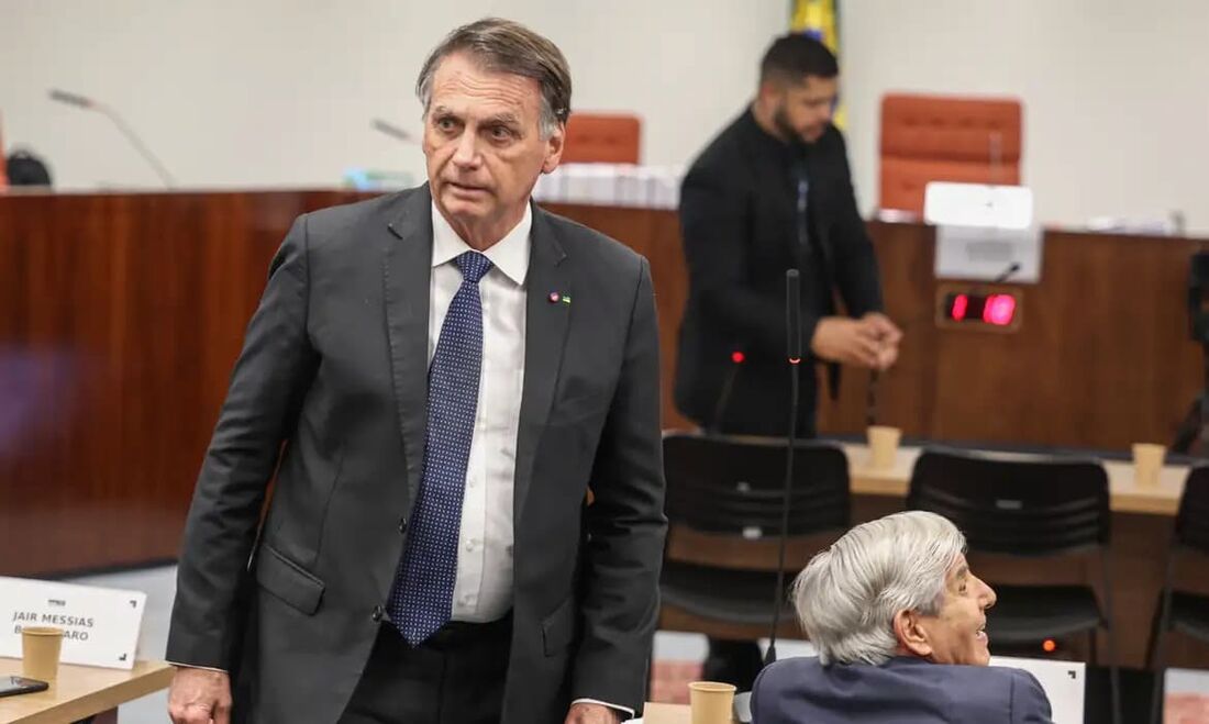 Jair Bolsonaro foi condenado a 27 anos e três meses de prisão