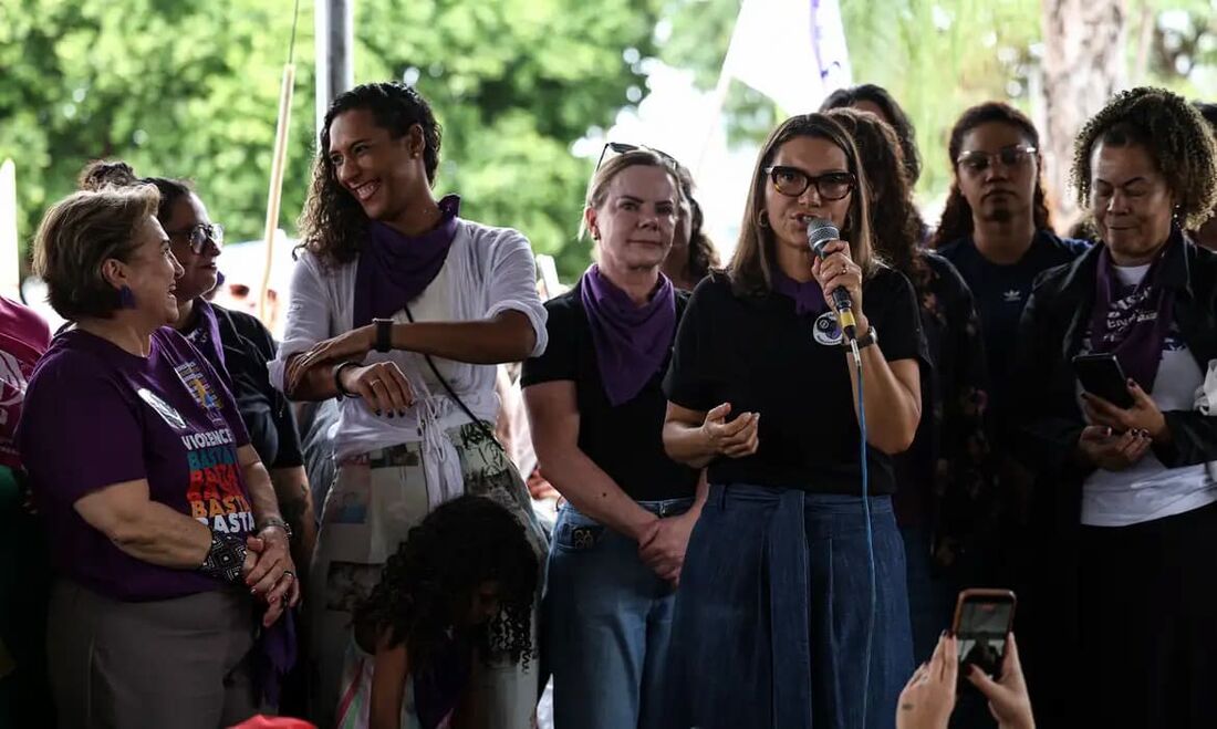 Ato Levante Mulheres Vivas, em Brasília, contou com a participação da primeira-dama Jana Silva, de seis ministras e de um ministro do governo federal