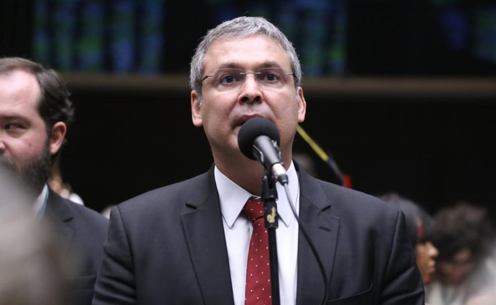 Mandado de segurança de Lindbergh Farias pode ser o caminho para o STF revogar a deliberação da Câmara