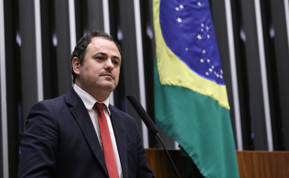 Deputado Glauber Braga ficará afastado da Câmara dos Deputados por seis meses