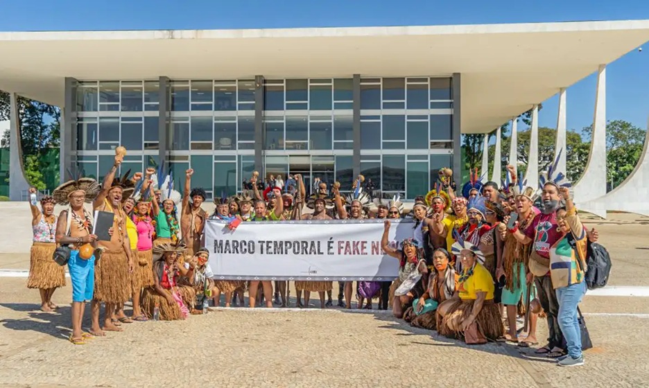 Ato dos Tupinambá em frente ao STF contra marco temporal e Lei 14.701/2023 e pela emissão da portaria declaratória da TI Tupinambá de Olivença