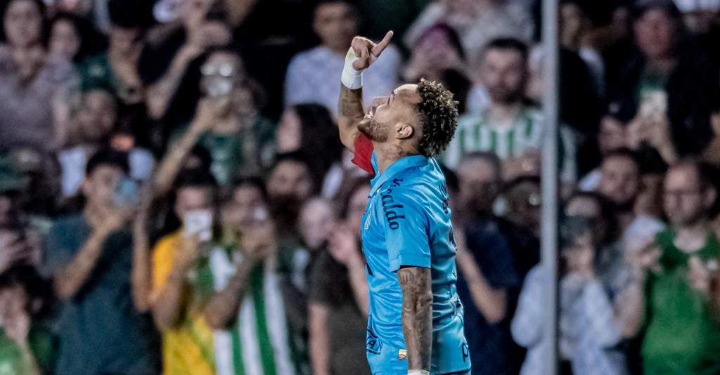 Neymar marcou três gols e garantiu vitória do Santos sobre o Juventude