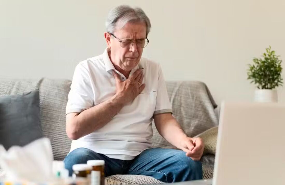 Projeto qualifica 900 unidades do SUS, com atendimento 24 horas por dia, 7 dias por semana e disponibiliza um aparelho de eletrocardiografia em cada serviço