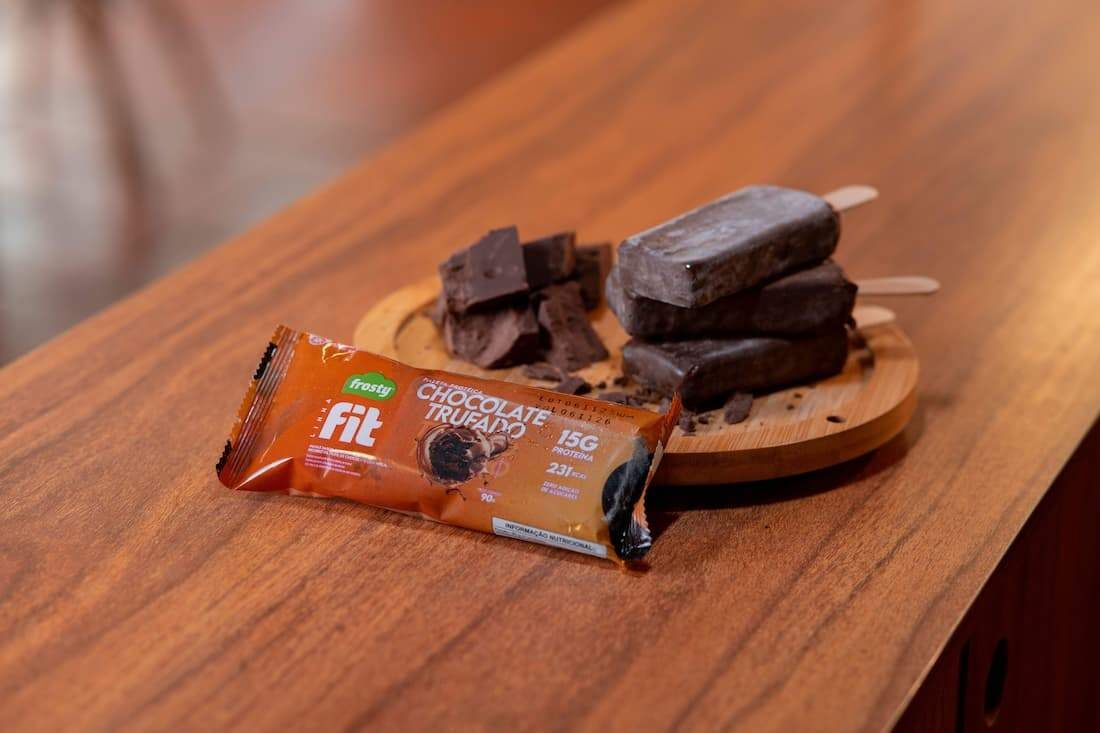 A rede Frosty criou linha de paletas reforçadas com proteína