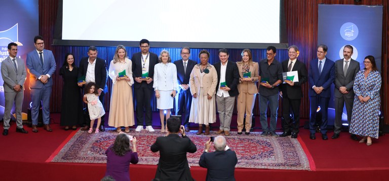 TRE-PE recebe prêmio da Justiça Eleitoral