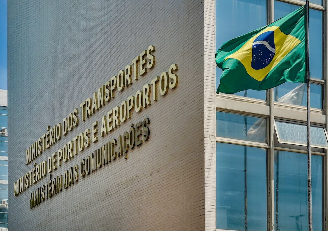 Prédio do Ministério dos Transportes e do Ministério de Portos e Aeroportos e também ministério das Comunicações
