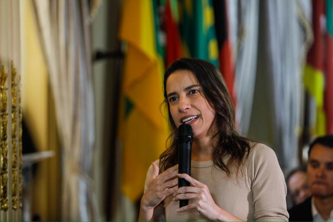 Governadora de Pernambuco, Raquel Lyra (PSD), firma convênio, no Palácio do Campo das Princesas, para implementar Casas das Juventudes em 73 municípios