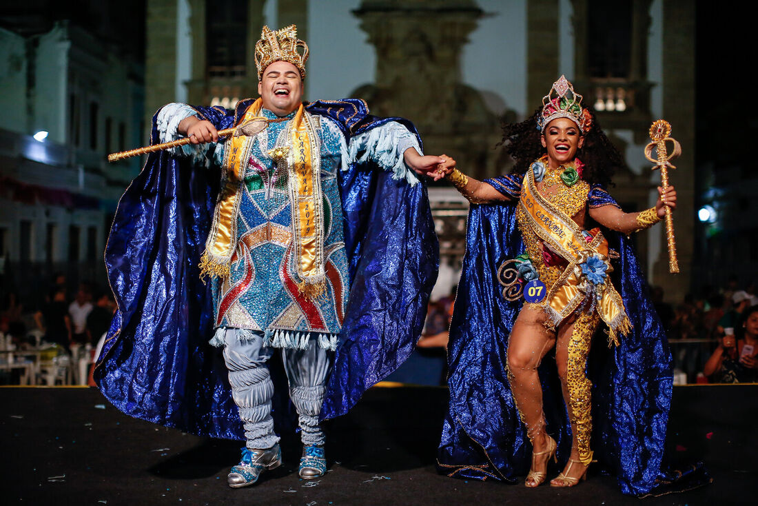 Rei Momo e Rainha do Carnaval iniciando os preparativos para a folia no ano de 2019