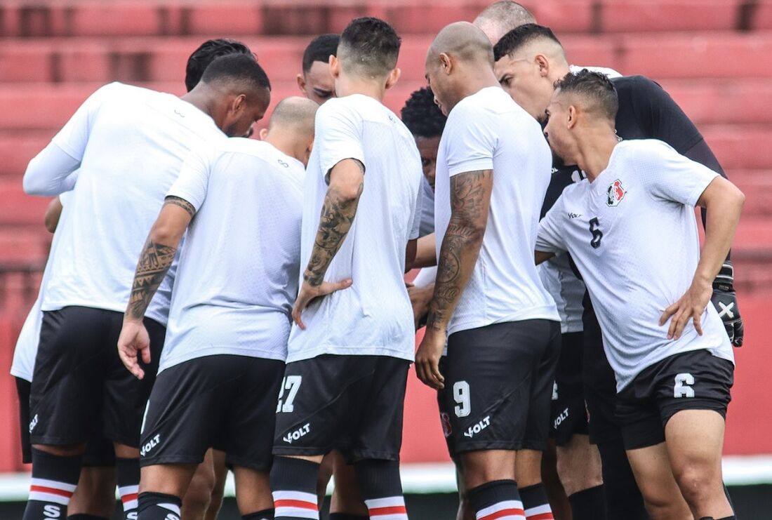 Santa goleia Santa Cruz-RN em jogo-treino