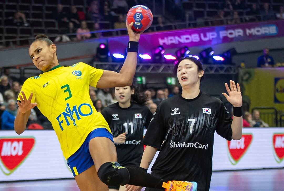 Time brasileiro busca garantir, com uma rodada de antecedência, a classificação às quartas de final.