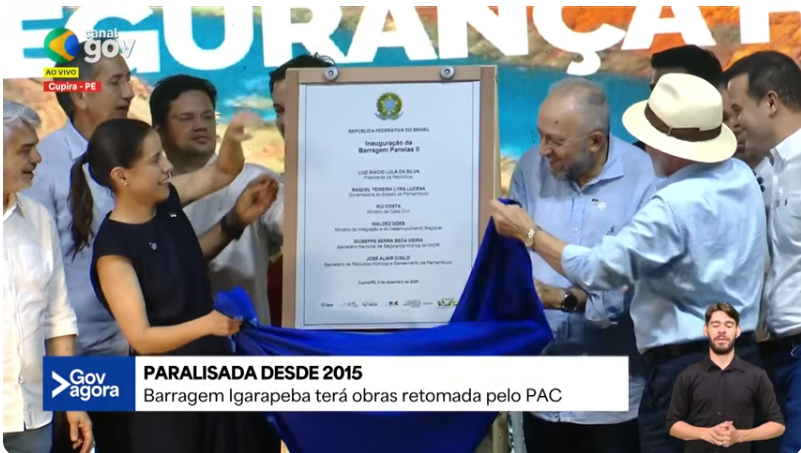 O presidente Lula inaugurou obras de infraestrutura hídrica no Agreste pernambucano ao lado da governadora RAquel Lyra, nesta terça (2)