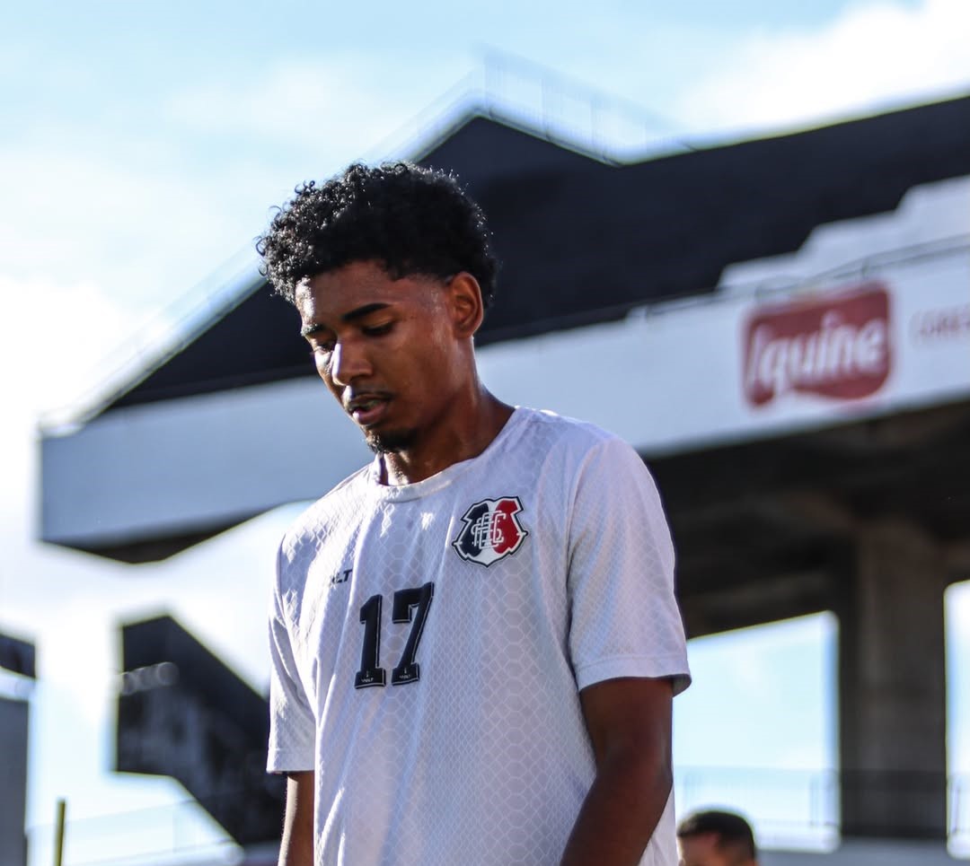 Vitinho é um dos reforços do Santa Cruz para 2026