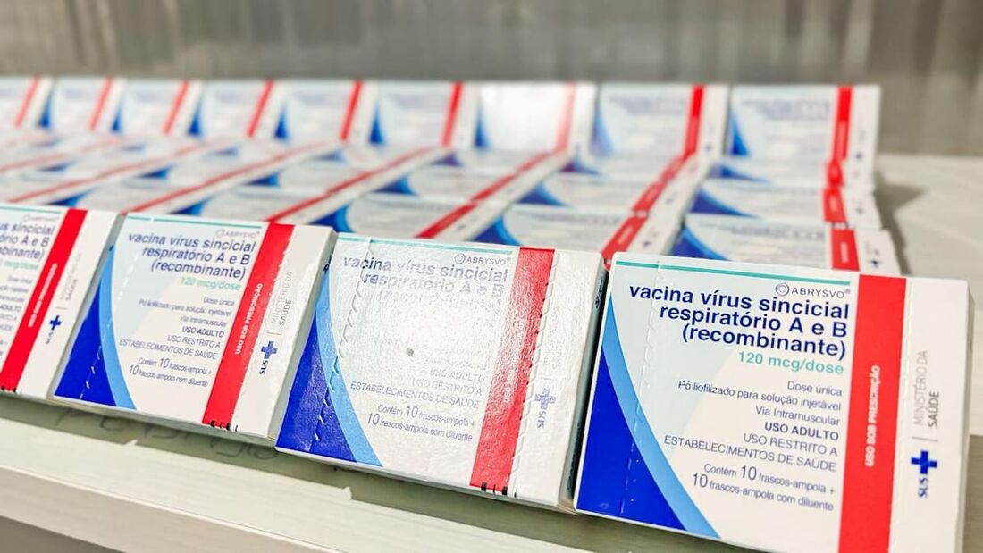 Pernambuco recebe primeira remessa de vacina contra Vírus Sincicial Respiratório para gestantes