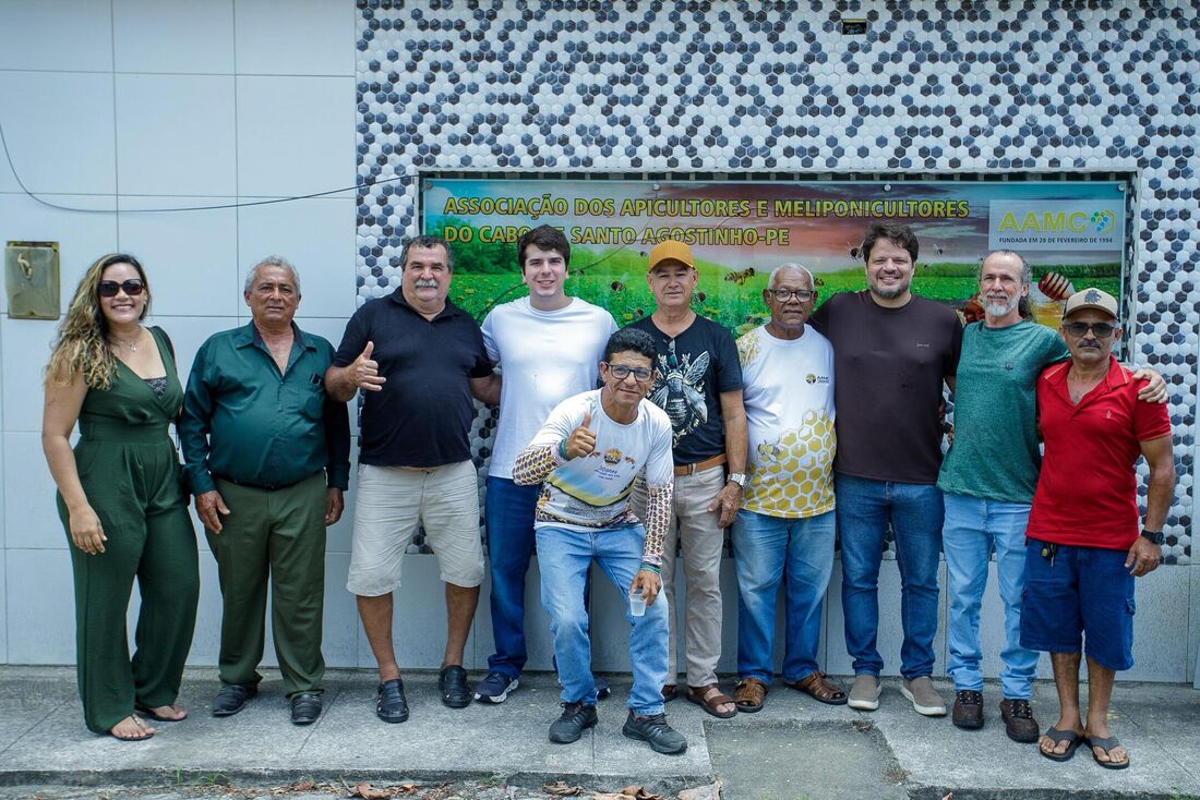 Antonio Coelho destina R$ 300 mil para equipamentos de apicultores do Cabo de Santo Agostinho