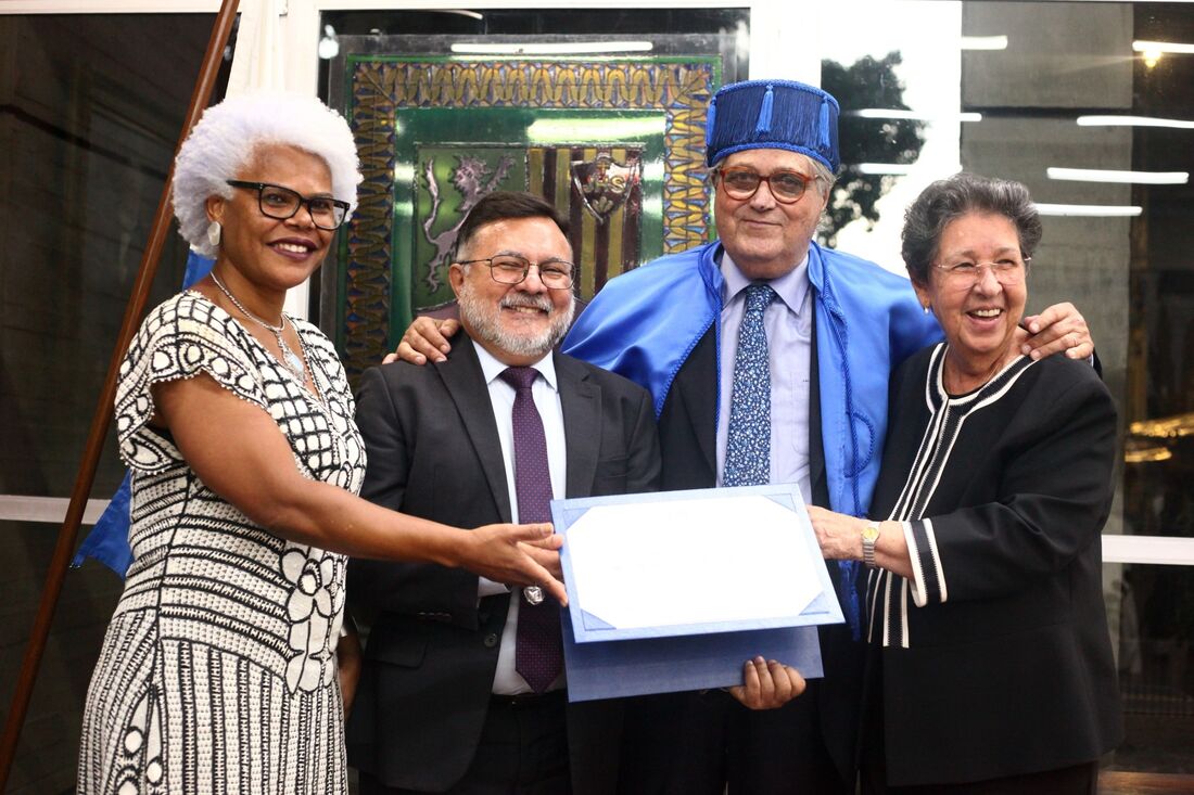 Unicap concede o título de Doutor Honoris Causa ao jurista e imortal da Academia Brasileira de Letras José Paulo Cavalcanti Filho.