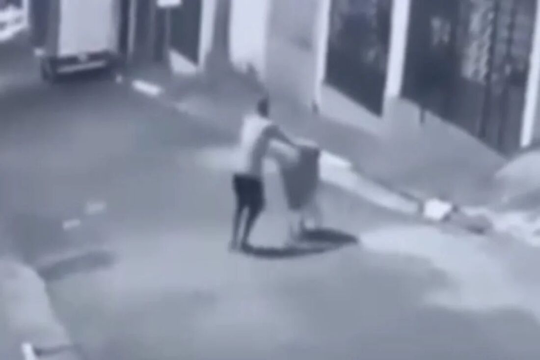 Mulher é encontrada morta dentro de carrinho de supermercado em São Paulo