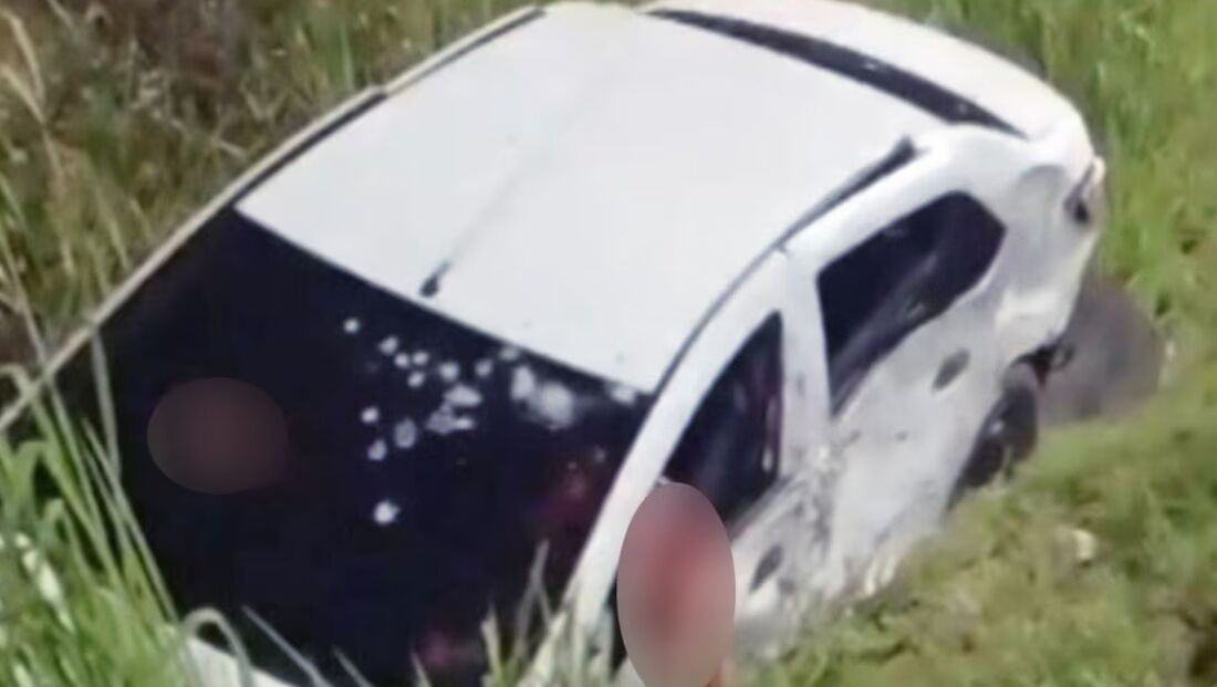 Casal morre e bebê é ferido em ataque a tiros contra carro no Rio