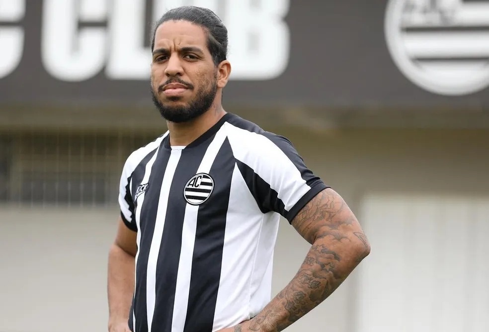 Yuri Silva, lateral-esquerdo que acertou com o Náutico