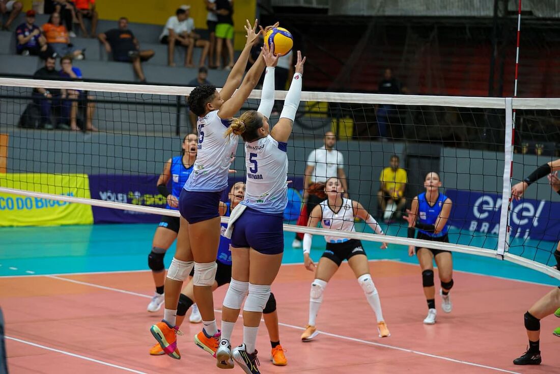 Recife Vôlei entra em quadra após a primeira vitória na Superliga B