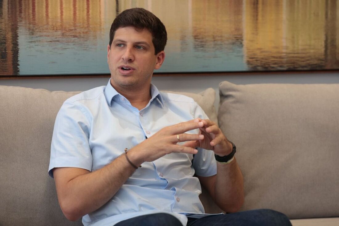 Entrevista com o prefeito João Campos (PSB) sobre o balanço de sua gestão