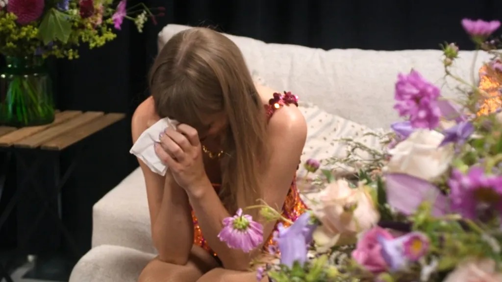 Taylor Swift rompe silêncio sobre ataque em festa temática na Inglaterra e revela medo em turnê
