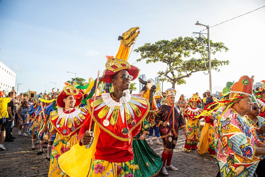Desfile do Baile do Menino Deus aconteceu pela primeira vez no Recife