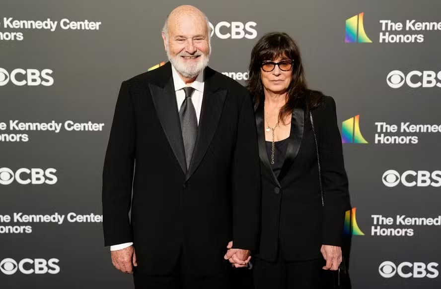 Rob Reiner e sua esposa, Michele Reiner, comparecem à 46ª edição do Kennedy Center Honors, no Kennedy Center for the Performing Arts, em Washington, D.C., em dezembro de 2023