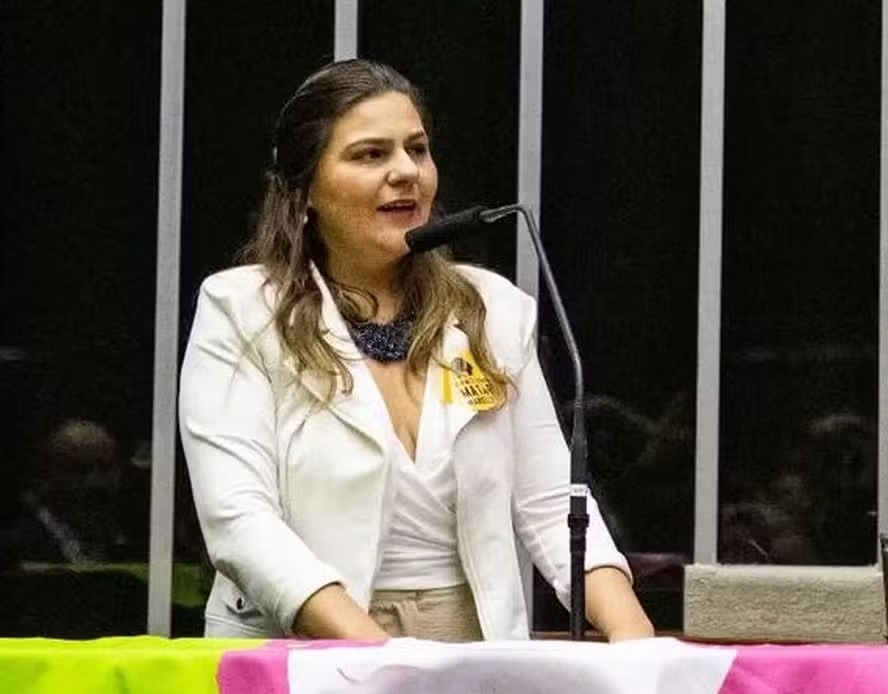 Natalia Boulos anunciou pré-candidatura à Câmara; imagem mostra a mulher do ministro Guilherme Boulos durante homenagem a Marielle Franco na Casa em 2023