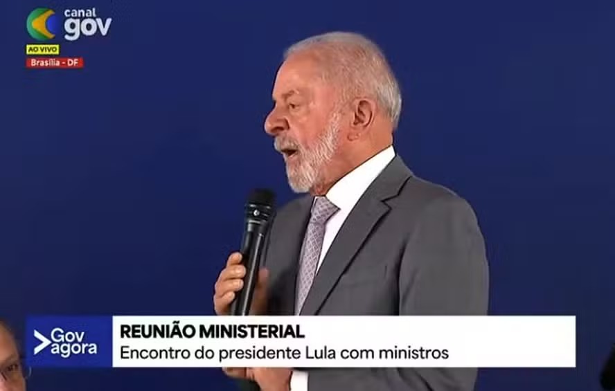 Lula fala em abertura de reunião ministerial