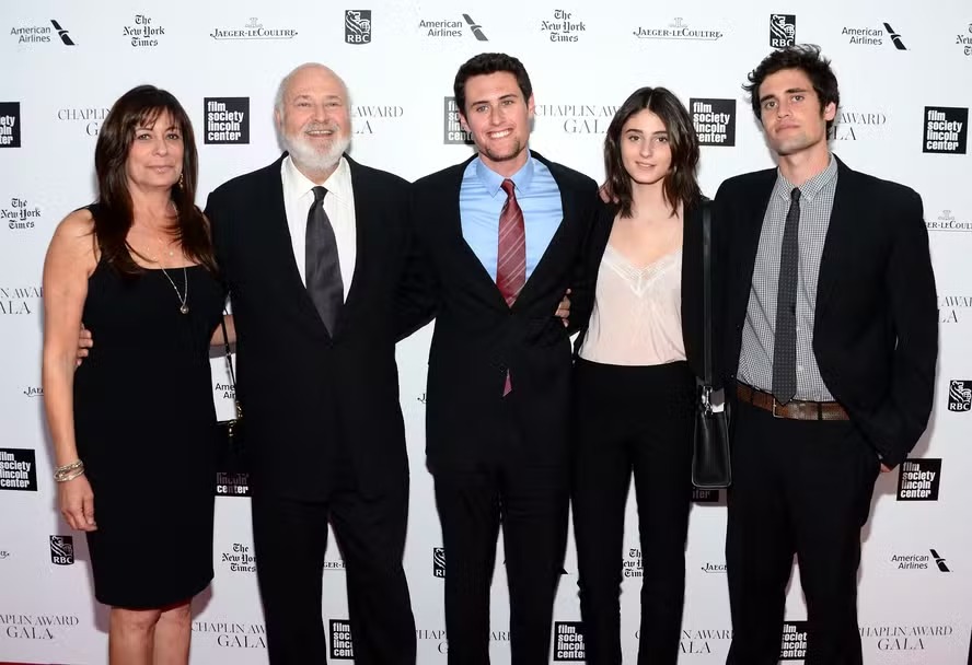 Cineasta Rob Reiner e família. Ele e a mulher foram assassinados em casa em Los Angeles