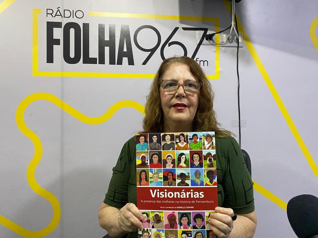 Escritora e jornalista Danielle Romani sobre o lançamento do livro "Visionárias"