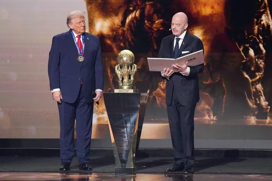 Trump com o Prêmio da Paz da Fifa 