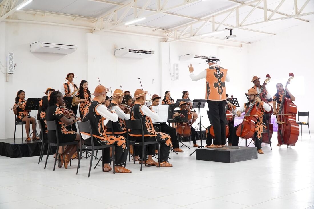 Orquestra de Câmara Meninos e Meninas da Alegria participou da Caravana de Natal no Palácio do Campo das Princesas