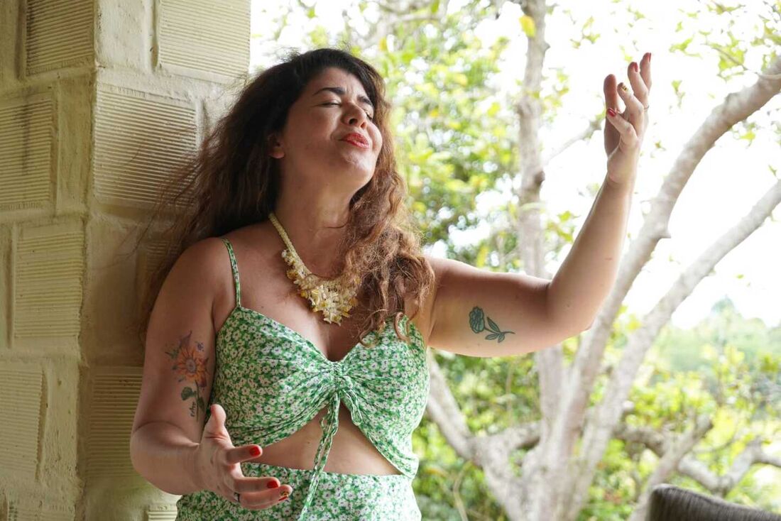 Jornalista, radialista e poeta popular pernambucana Roberta Clarissa Leite, 