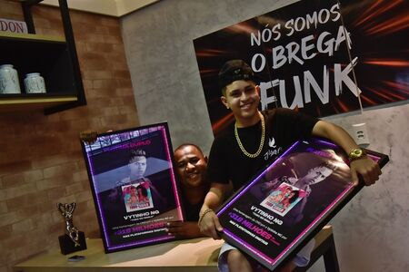 Brega Funk 2021 - Bonde do Gato Preto e Mc Mari - Ela Subiu Desceu ( Tcheka ... / Listen to ...