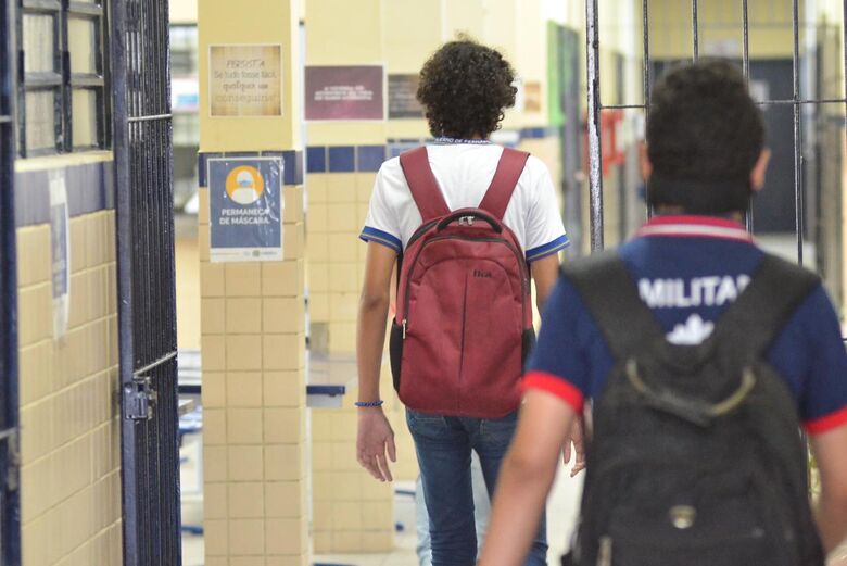 Volta às aulas na rede estadual de Pernambuco (Foto: Arthur Mota/Folha de Pernambuco)