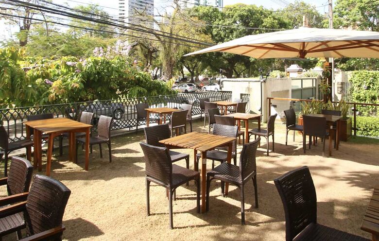 Com o novo normal, os negócios gastronômicos precisaram se adaptar: delivery, investir em embalagem para entrega, abrir espaços ao ar livre e trabalhar um cardápio acessível à nova logística da cozinha. Foto: Ed Machado