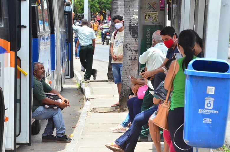 Rodoviários reivindicavam o fim da dupla função, que ocasiona desvio de função dos motoristas e demissão de cobradores. Foto: Arthur Mota