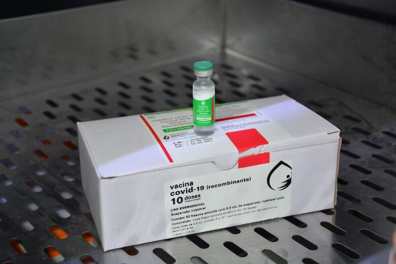 Doses de vacina do laboratório AstraZeneca chegam em Ipojuca para imunização de idosos/fotos: Marly Ribeiro/SECOM Ipojuca