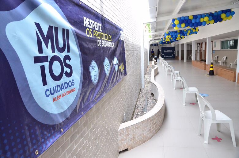 Volta às aulas no Colégio Adventista, no Recife (Foto: Arthur Mota/Folha de Pernambuco)
