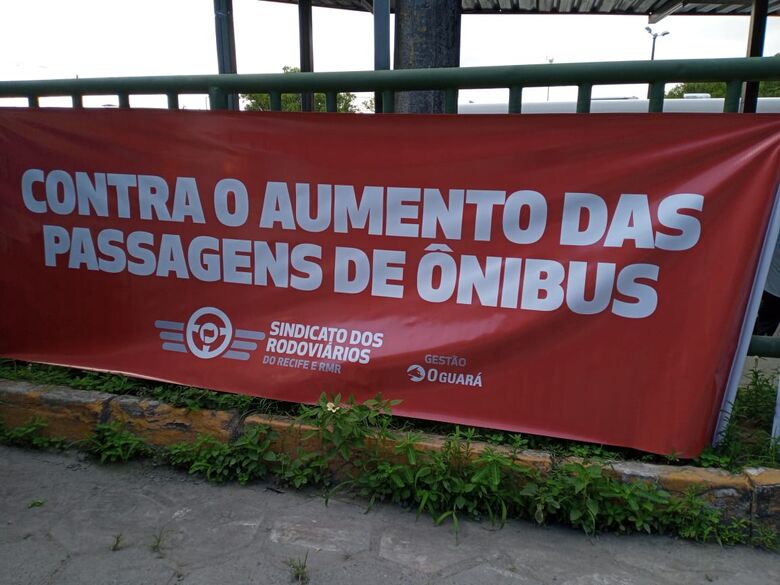 Ato ocorreu no TI Macaxeira, no Recife (Foto: Divulgação/Sindicato dos Rodoviários)