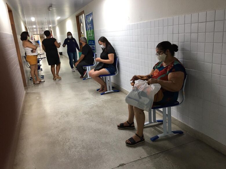 Vacinação contra Covid-19 na UFRPE neste Sábado de Aleluia. Foto: Arthur Mota/Folha de Pernambuco