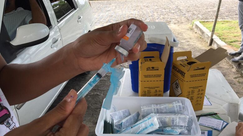 Vacinação contra Covid-19 na UFRPE neste Sábado de Aleluia. Foto: Arthur Mota/Folha de Pernambuco